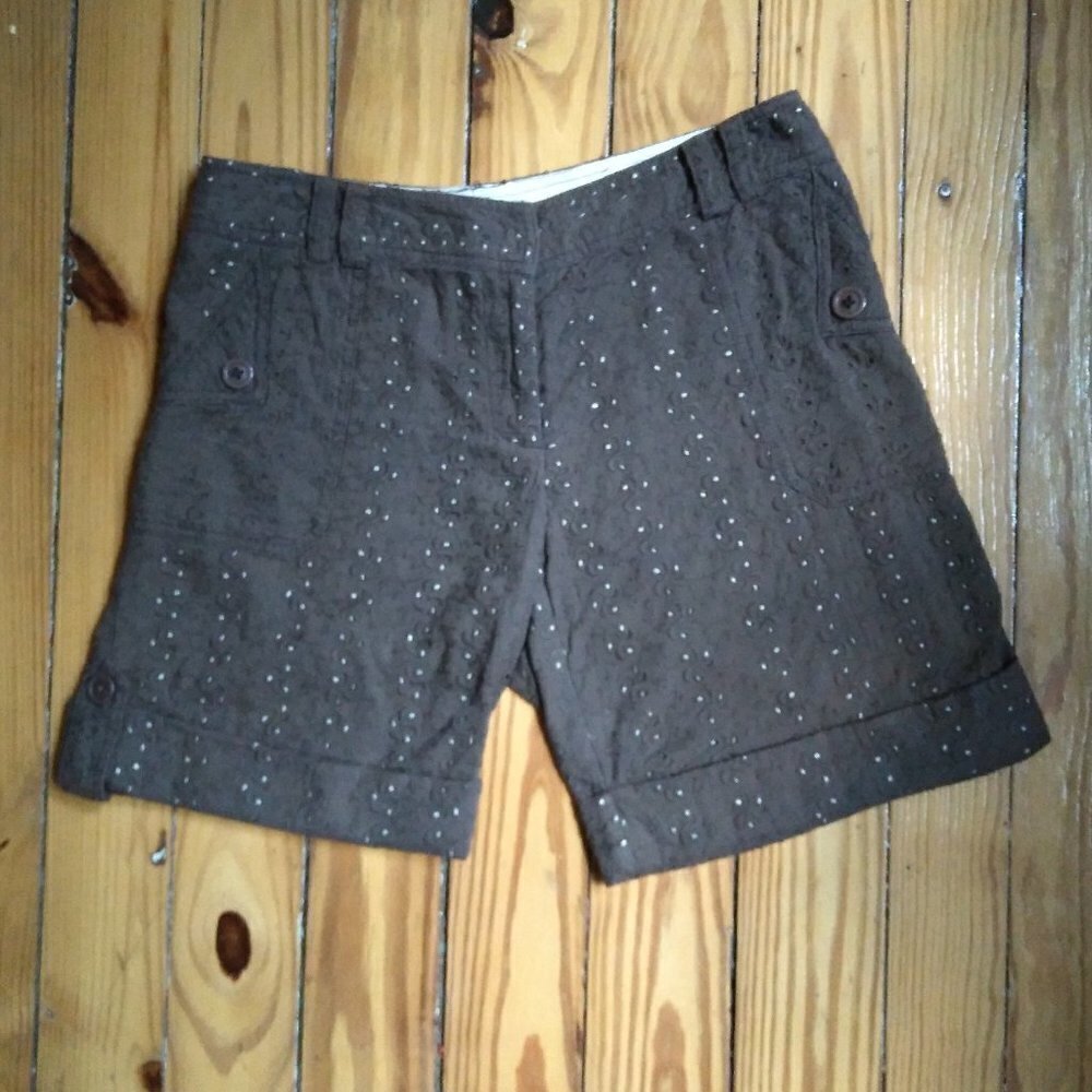 Liquid Brown Eyelet Over Linen Flattering Flat Front Low Rise Shorts Size 4